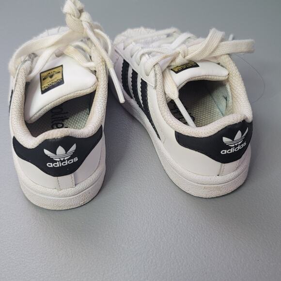 Adidas Shoes Infants size 5 Sneakers Black and White Lace Up - Picture 3 of 5